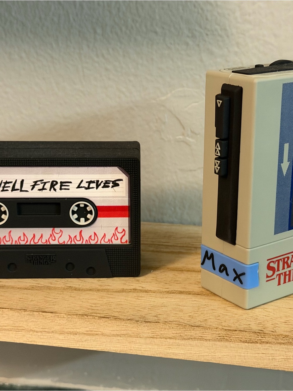 Portable chargers stranger things - set of two